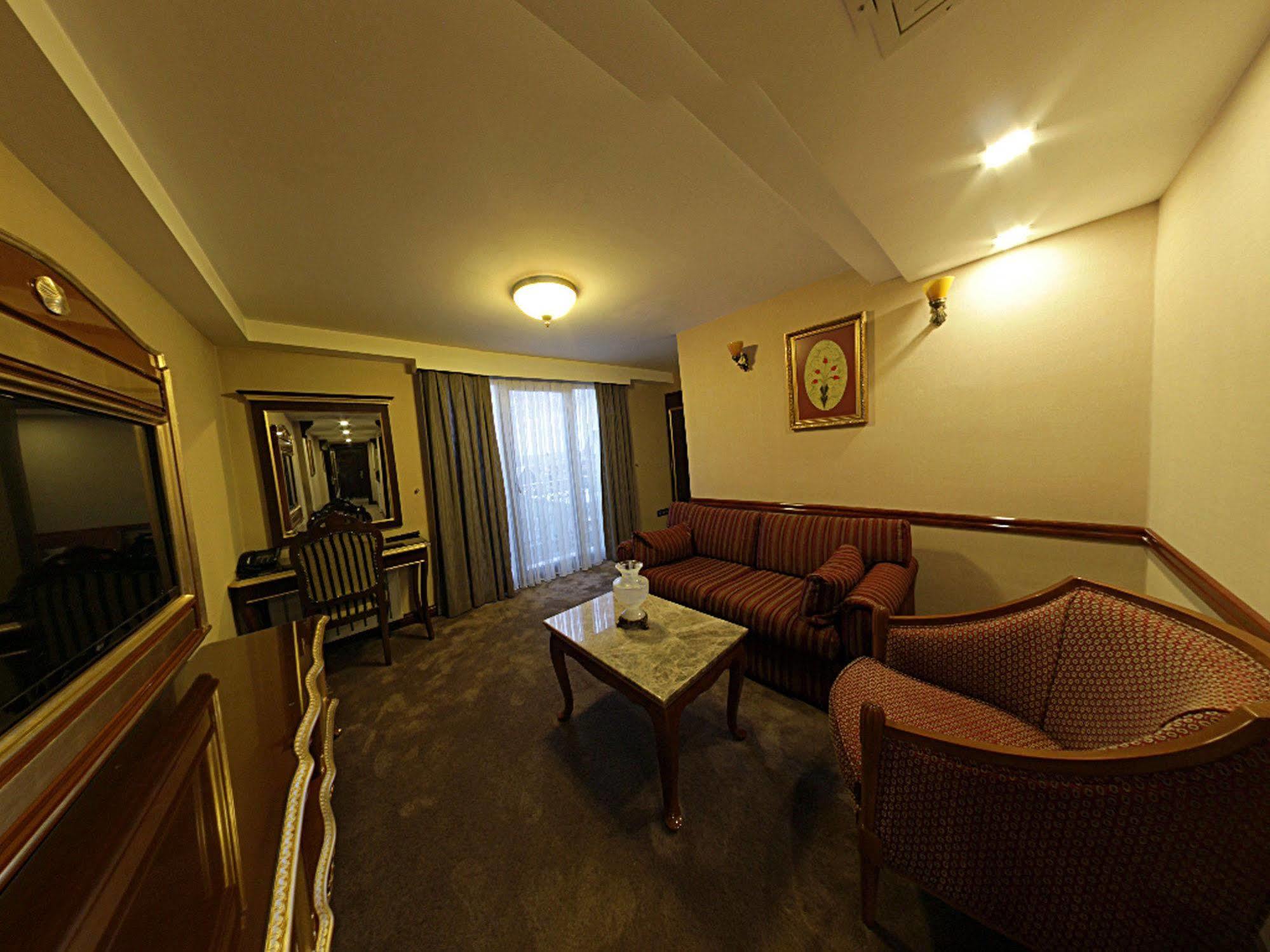 Moss Suites Hotel Istanbul Exterior photo